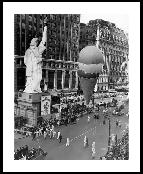 Macy's Day Parade, NYC, 1945
