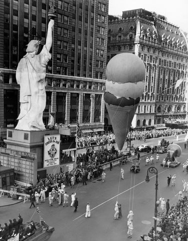 Macy's Day Parade, NYC, 1945